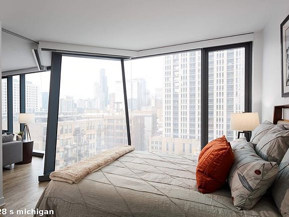2nd image of 1328 S Michigan Ave #515