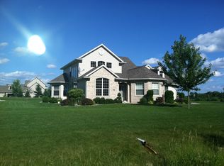 4694 Indian Bend Rd, Oshkosh, WI 54904