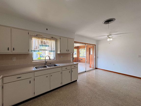5th image of 9240 SE 156th St