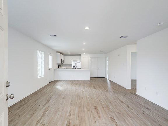 3rd image of 4134 Zavala Mill St