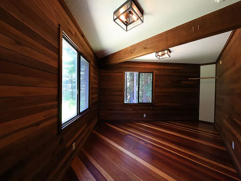4452 Greenwood Heights Dr — Photo 3