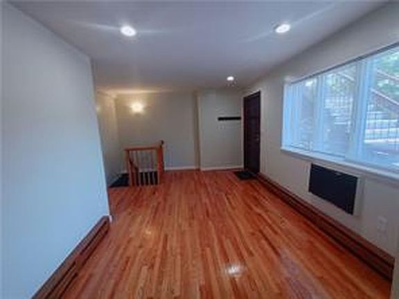 5th image of 2805 E 28th St #1B