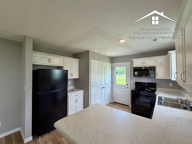 2717 Mayflower Dr — Photo 10