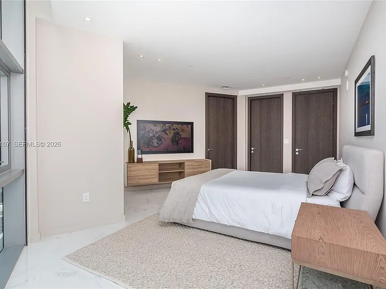 851 NE 1st Ave #Penthouse 4611-4611 — Photo 34