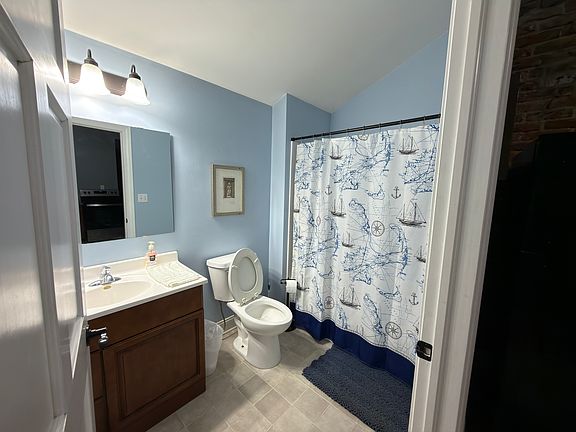 3rd image of 1639 S Meridian St #21K