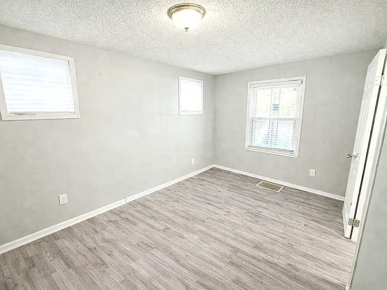 2015 W Wilkins St — Photo 8