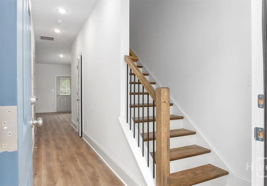 2 bed, 2.5 bath, 1800 sqft, $1,695 — Photo 4