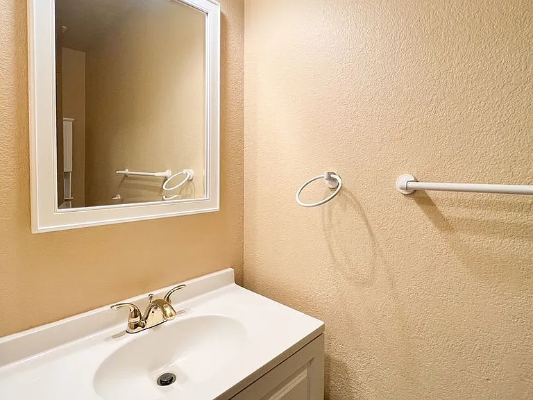 39 Fountain Grove Cir — Photo 21