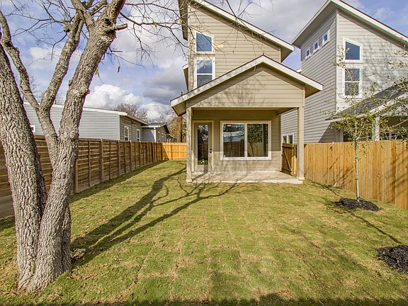 4th image of 2201 Virginia Blvd #201