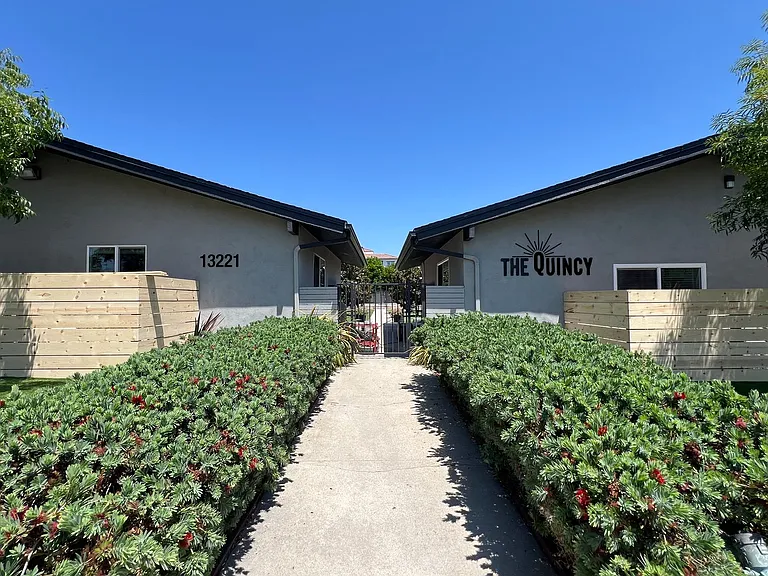 The Quincy — Photo 21