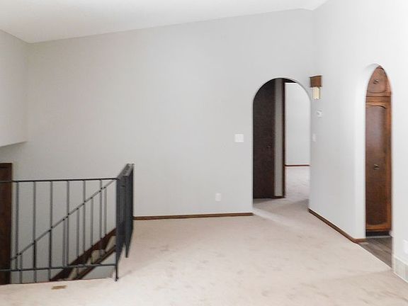 4th image of 4224 Clark Cir