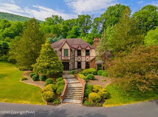 120 Buckfield Ln, Stroudsburg, PA 18360