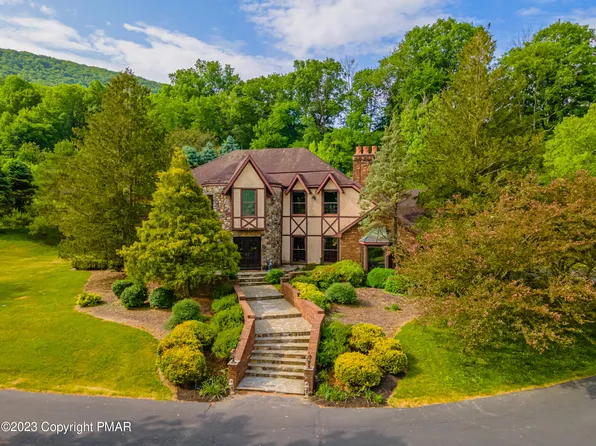 120 Buckfield Ln, Stroudsburg, PA 18360