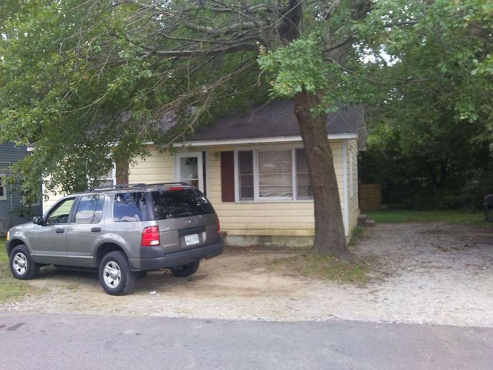 2nd image of 6 Idlewild St