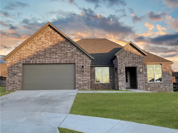 3487 E Greystone Dr, Springdale, AR 72764