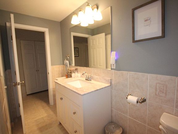 4th image of 3 Essex St #3G