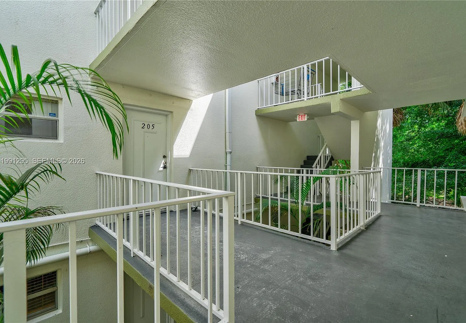 Springcrest Condo — Photo 2
