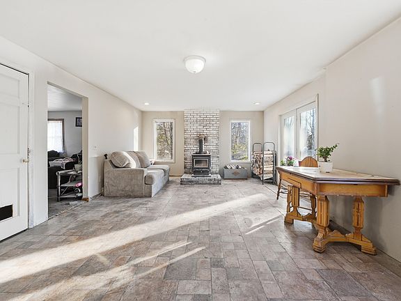 2nd image of 32 Merritt Road