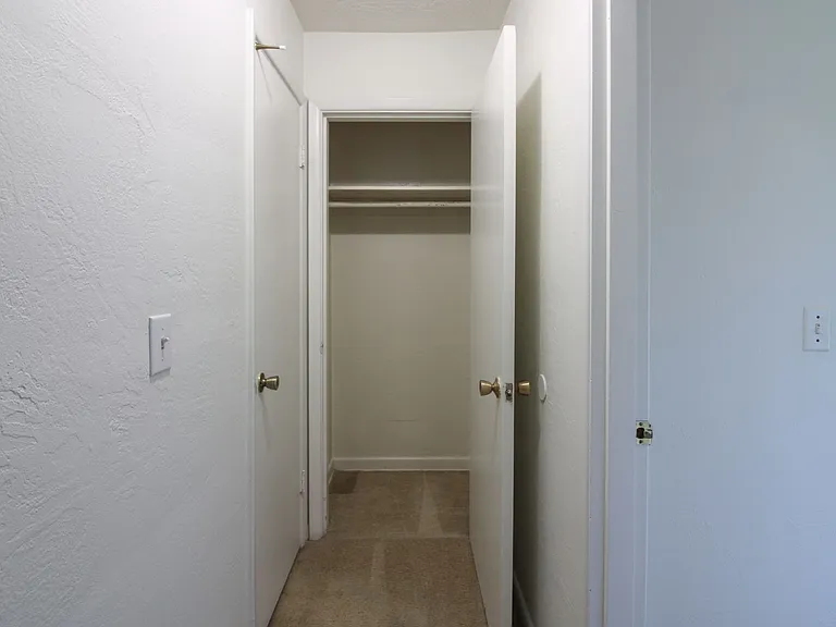 1136 Fairmount Ave S — Photo 14