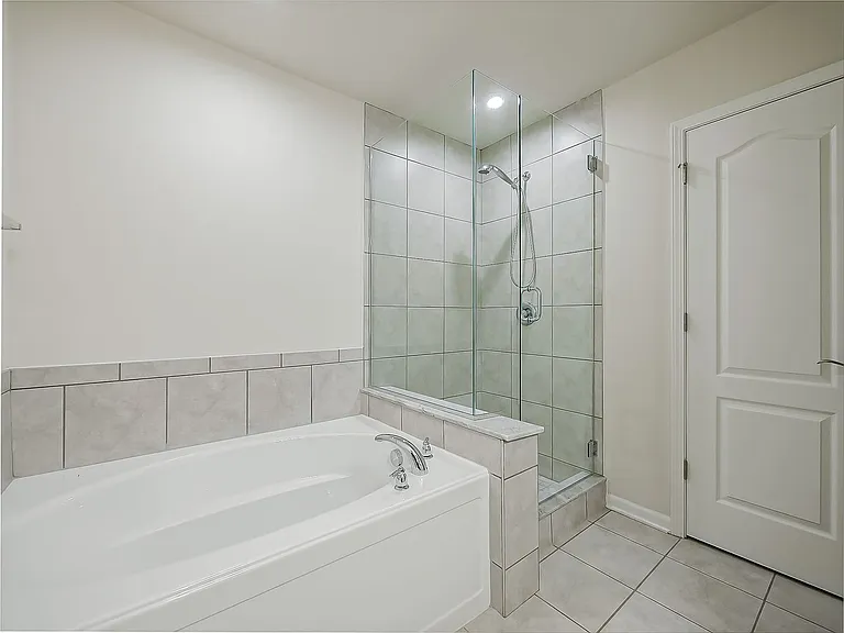 1582 Beachwood Dr — Photo 29
