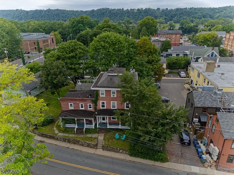2 bed, 1.0 bath, $1,850 — Photo 4