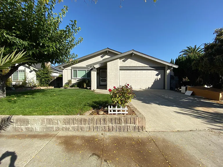 4680 Mia Cir — Photo 1