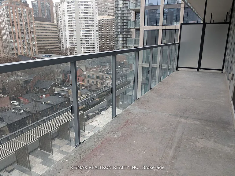 3 Gloucester St #1009 — Photo 23