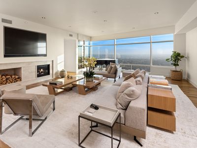 1 W Century Dr Unit 35A, Los Angeles, CA, 90067