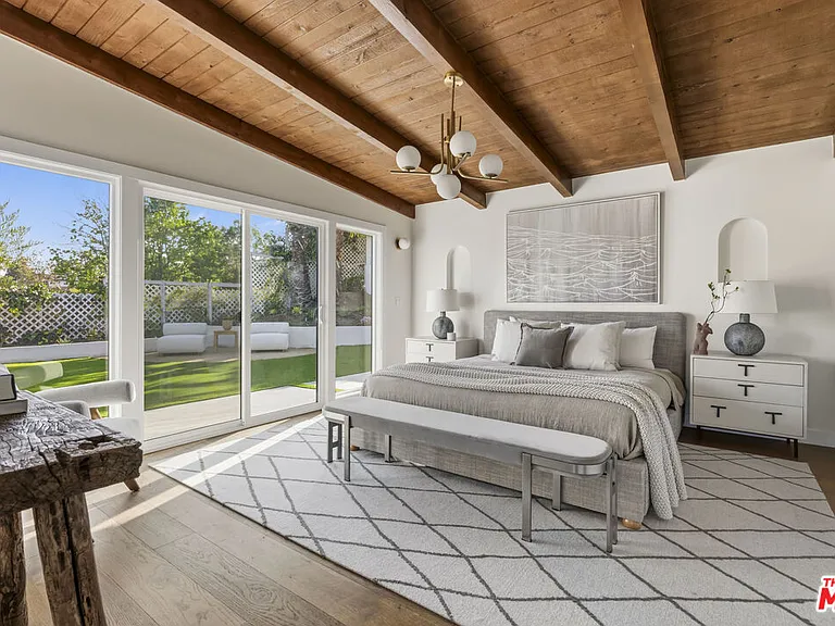 4600 Don Quixote Dr — Photo 31