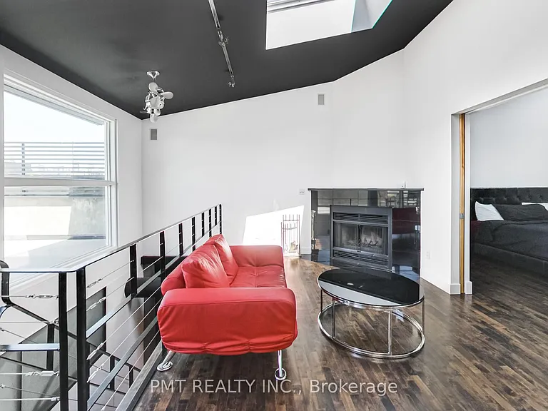676 Richmond St W #210 — Photo 15