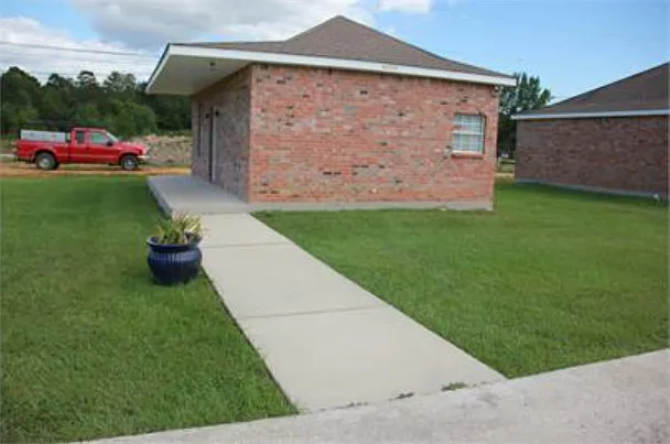 Barry Ct. Apartments 16077 Lamonte Dr. Hammond, LA 70403 - 3 — Photo 4