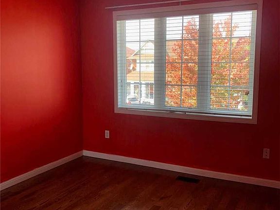3rd image of 139 Raponi Cir