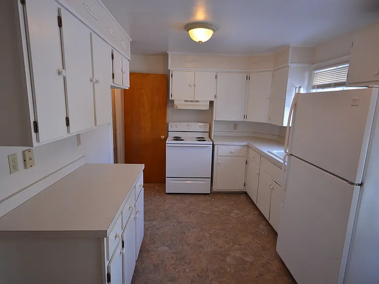 121 Hickory Rd — Photo 6