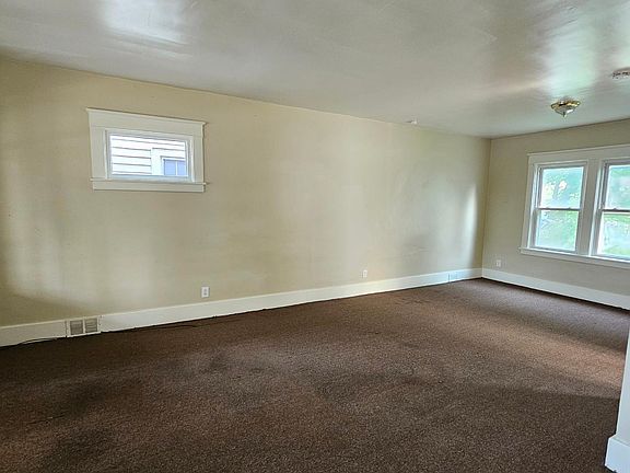 3rd image of 2403 Linwood Ave