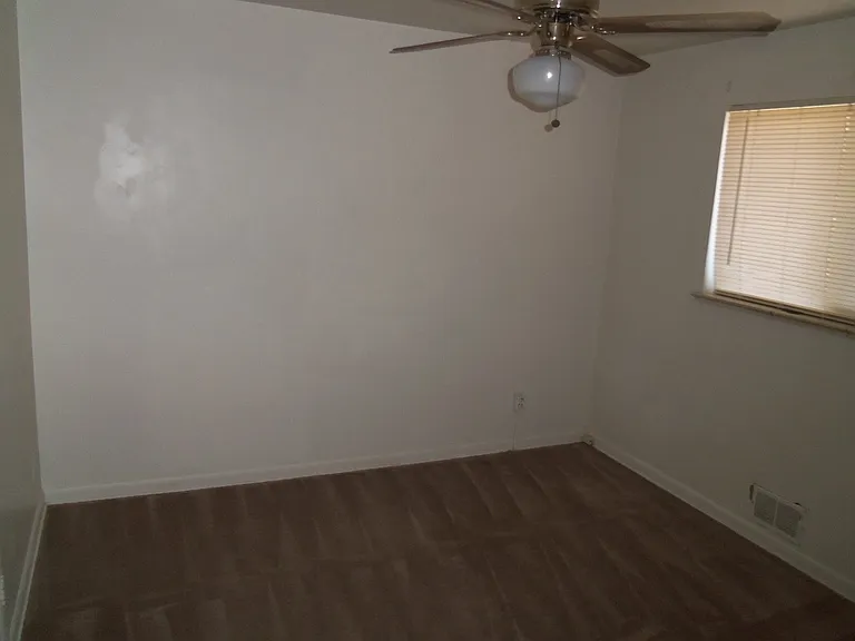 2233 W Parkhill Ave — Photo 17