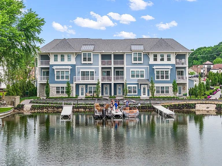Mystic Cove - Luxury Lakefront Living — Photo 9