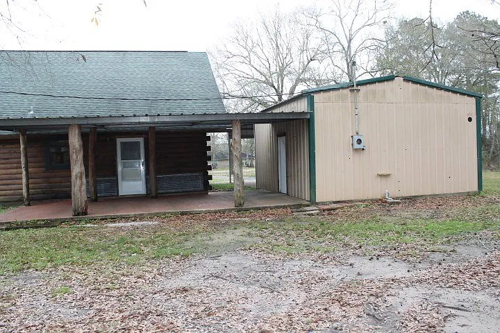 4225 Barnhill Rd — Photo 2