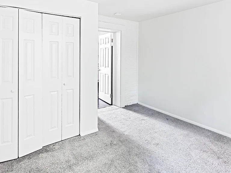 823 N Jackson St — Photo 8