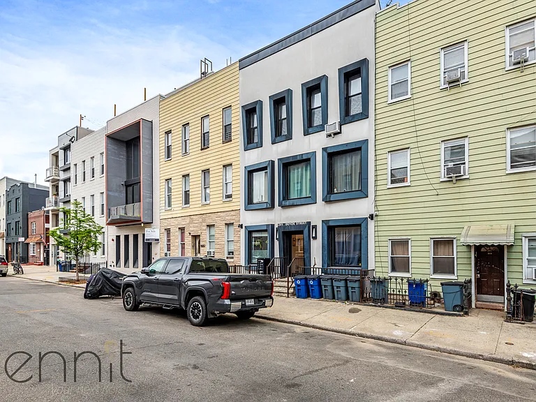 241 Devoe St #2R — Photo 14