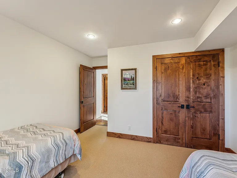 7240 Buckboard Dr — Photo 23