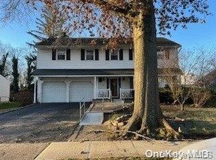 18 Marietta Dr, Westbury, NY 11590