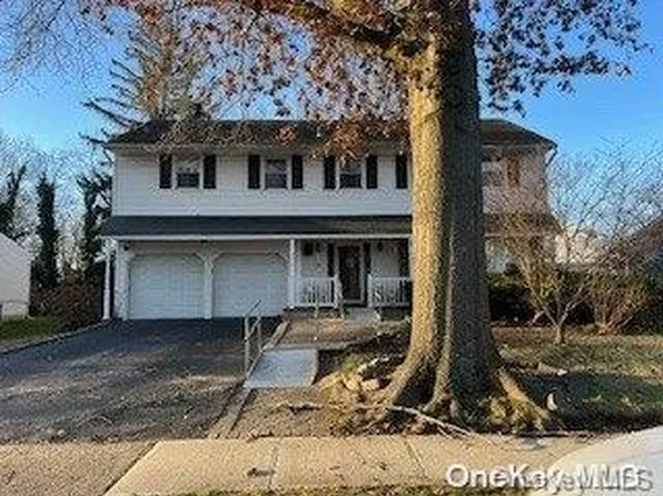 18 Marietta Drive, Westbury, NY 11590