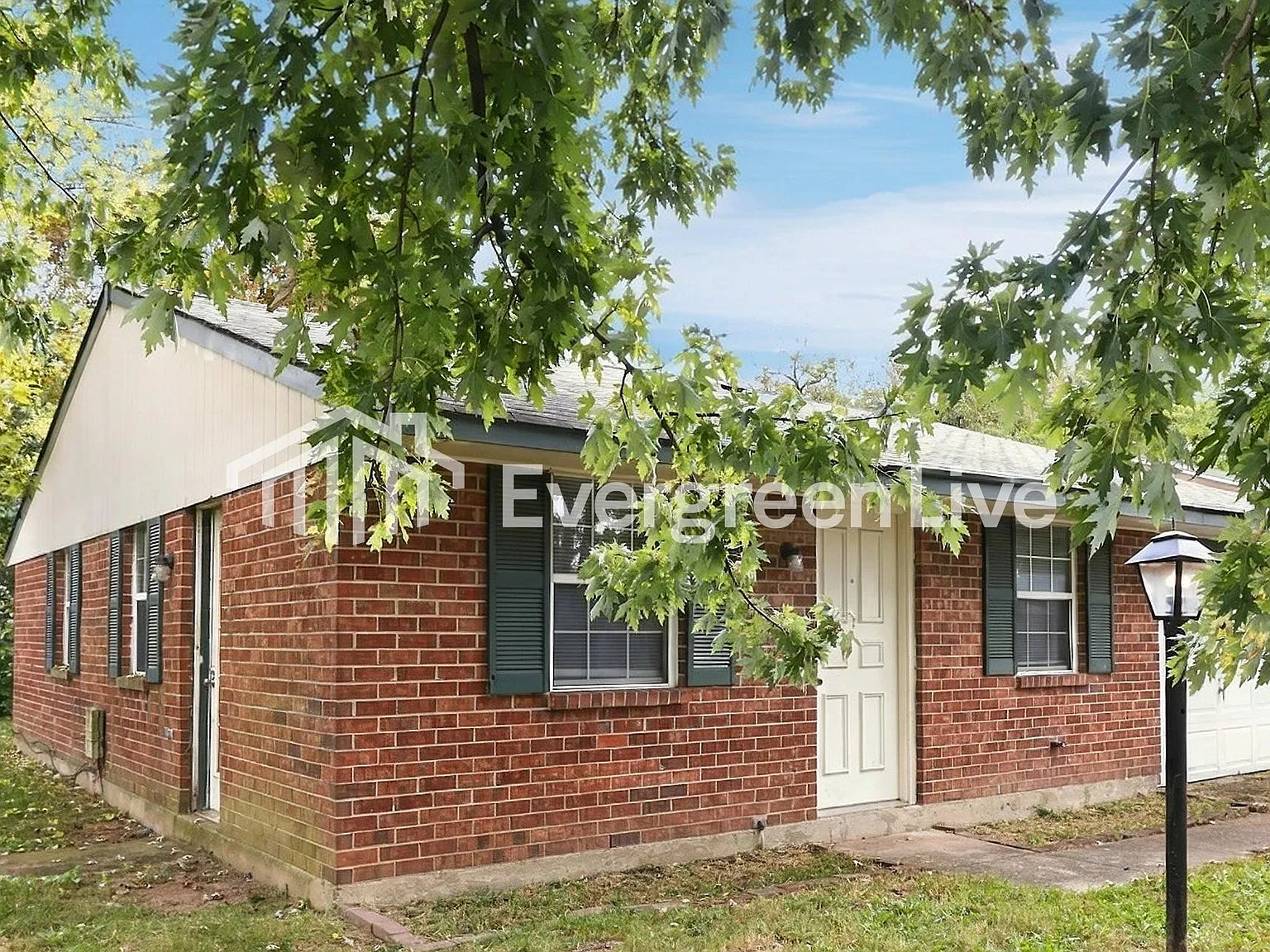 1 bed, 1.0 bath, 933 sqft, $995 — Photo 2