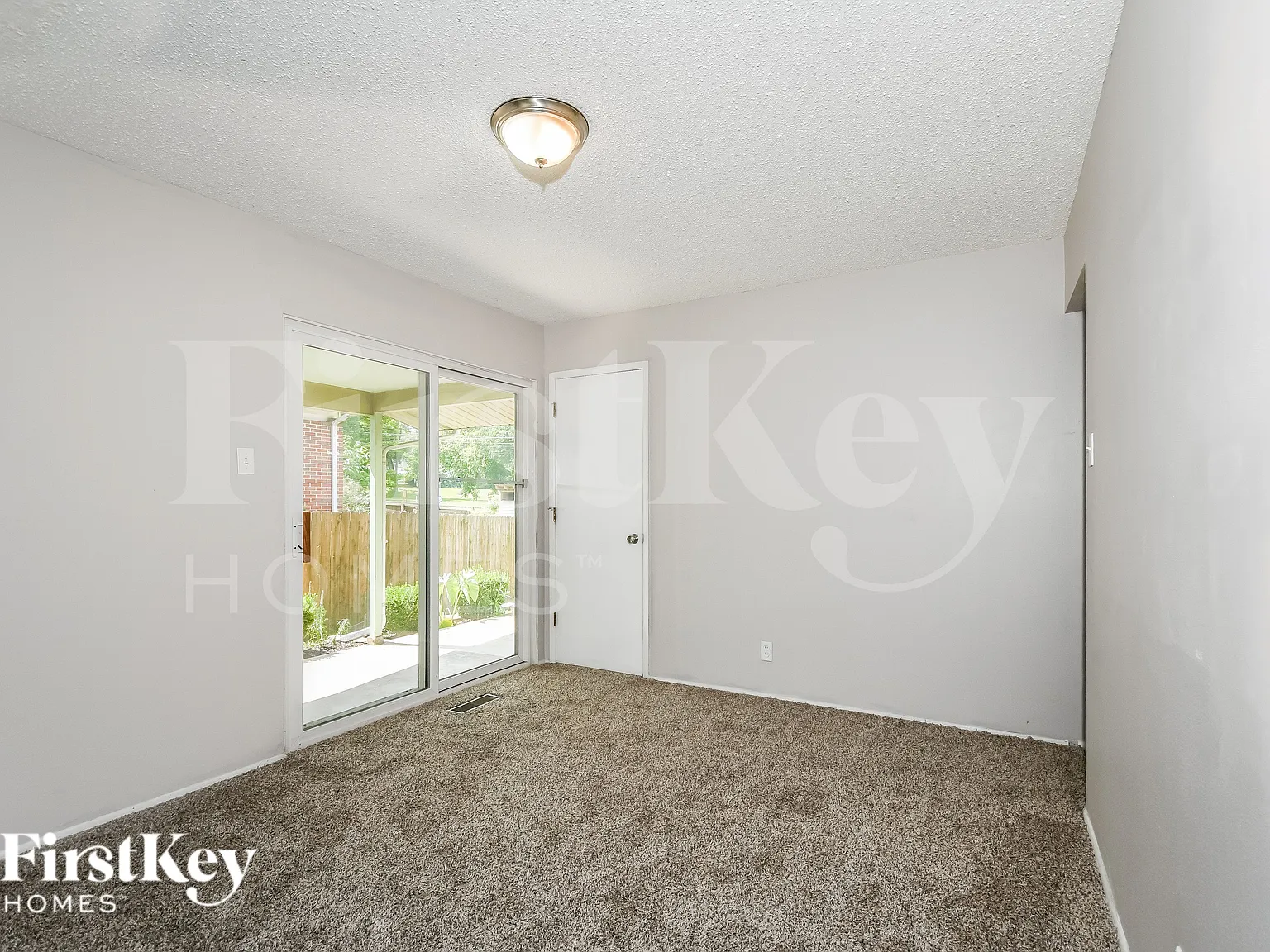 3 bed, 1.5 bath, 1176 sqft, $1,410 — Photo 4