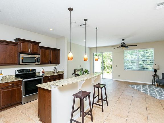 2nd image of 569 Lake Eagle Ln