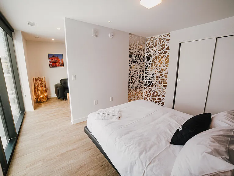 221 Stradbrook Ave — Photo 10