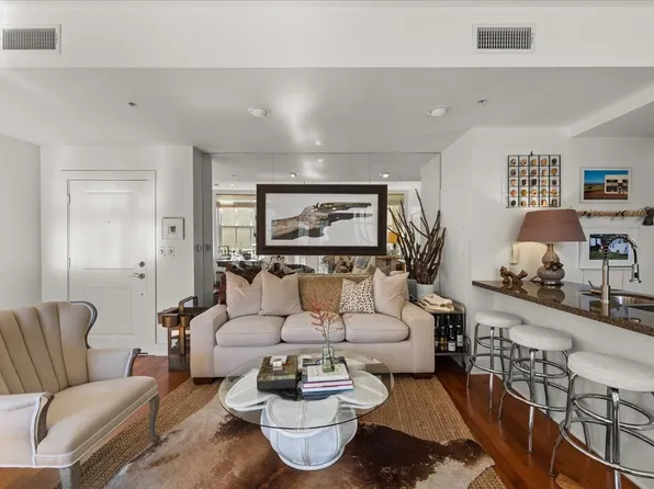 411 W 7th St APT 501, Fort Worth, TX 76102