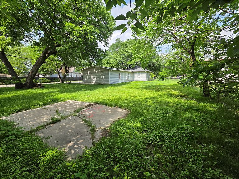 Listing photo 4