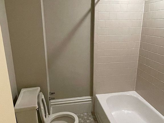5th image of 1410 Eutaw Pl APT 2