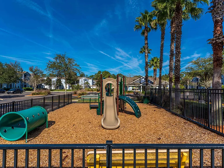 Eden's Edge Apartments — Photo 16